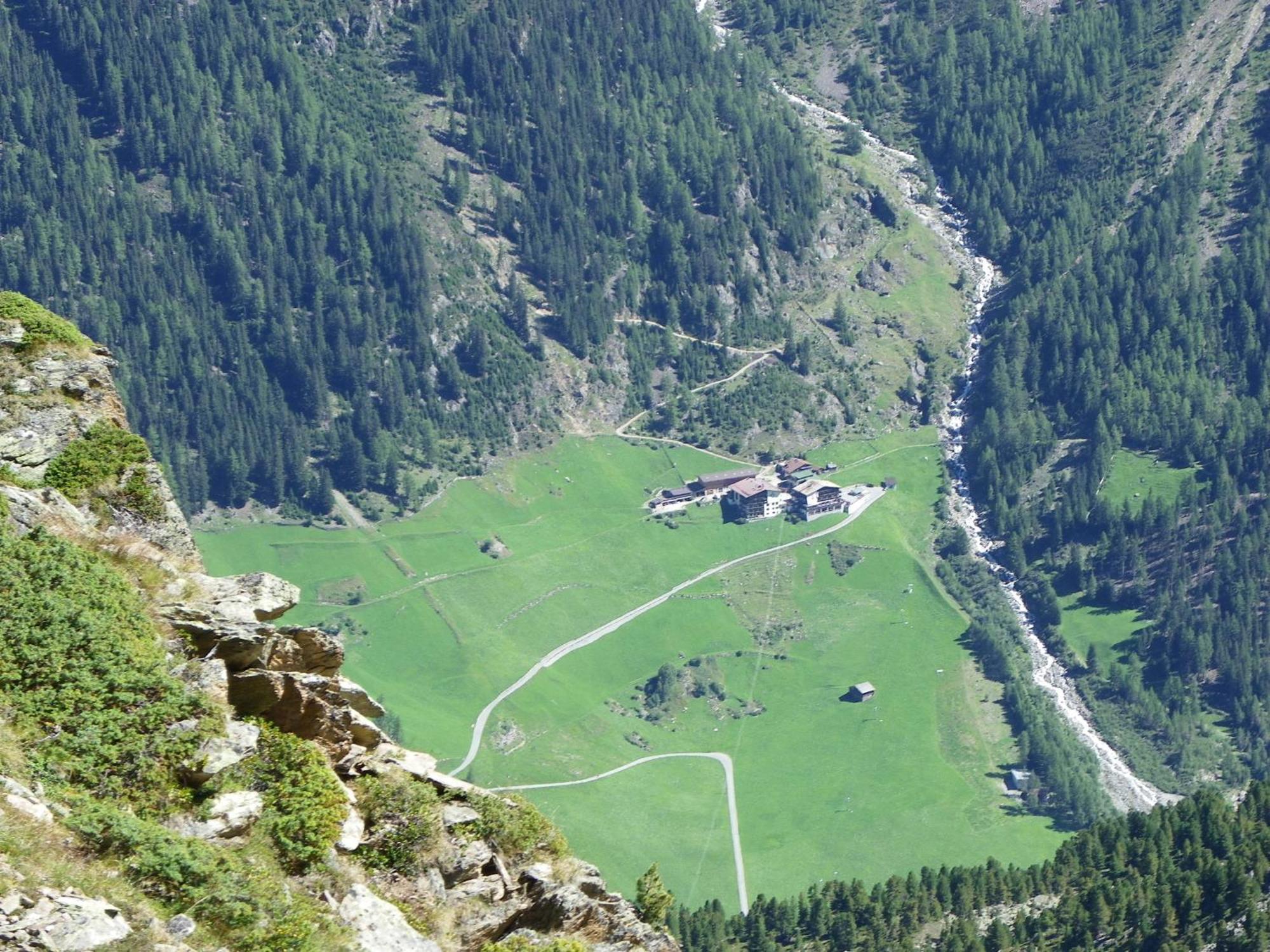 Gaestehaus Berghof Schoepf Langenfeld Exterior photo